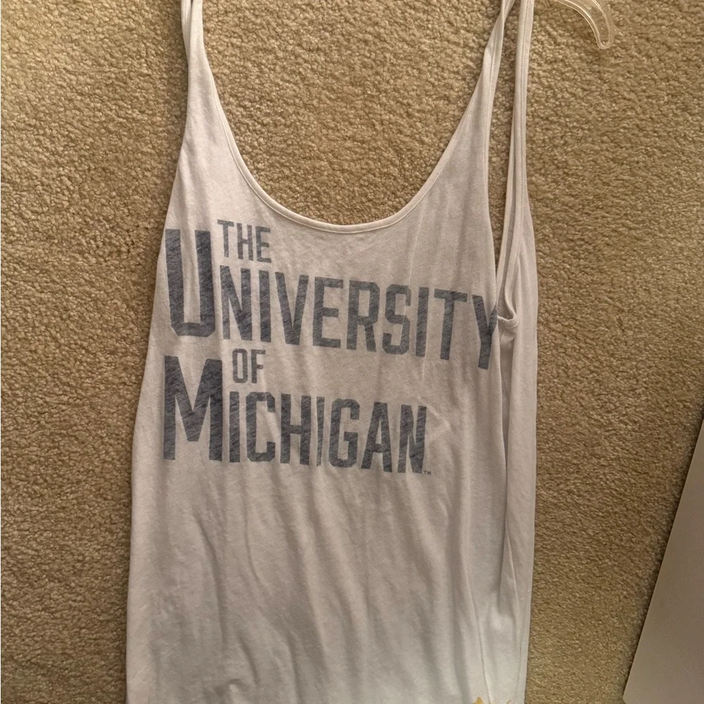 PINK Victoria's Secret White Sleeveless Tank Top - Picture 1 of 3
